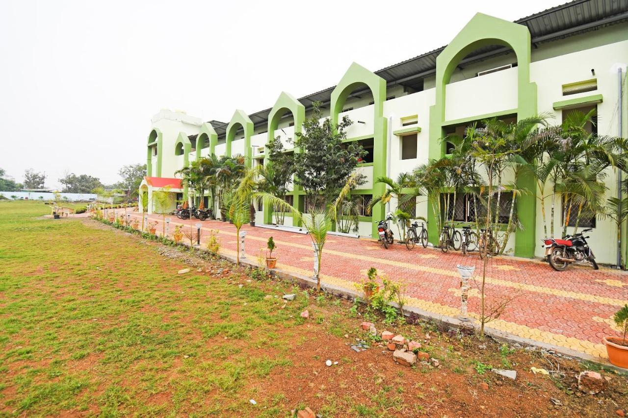 Spot On 67472 Anant Palace Hotel Raj Nandgaon Exterior foto